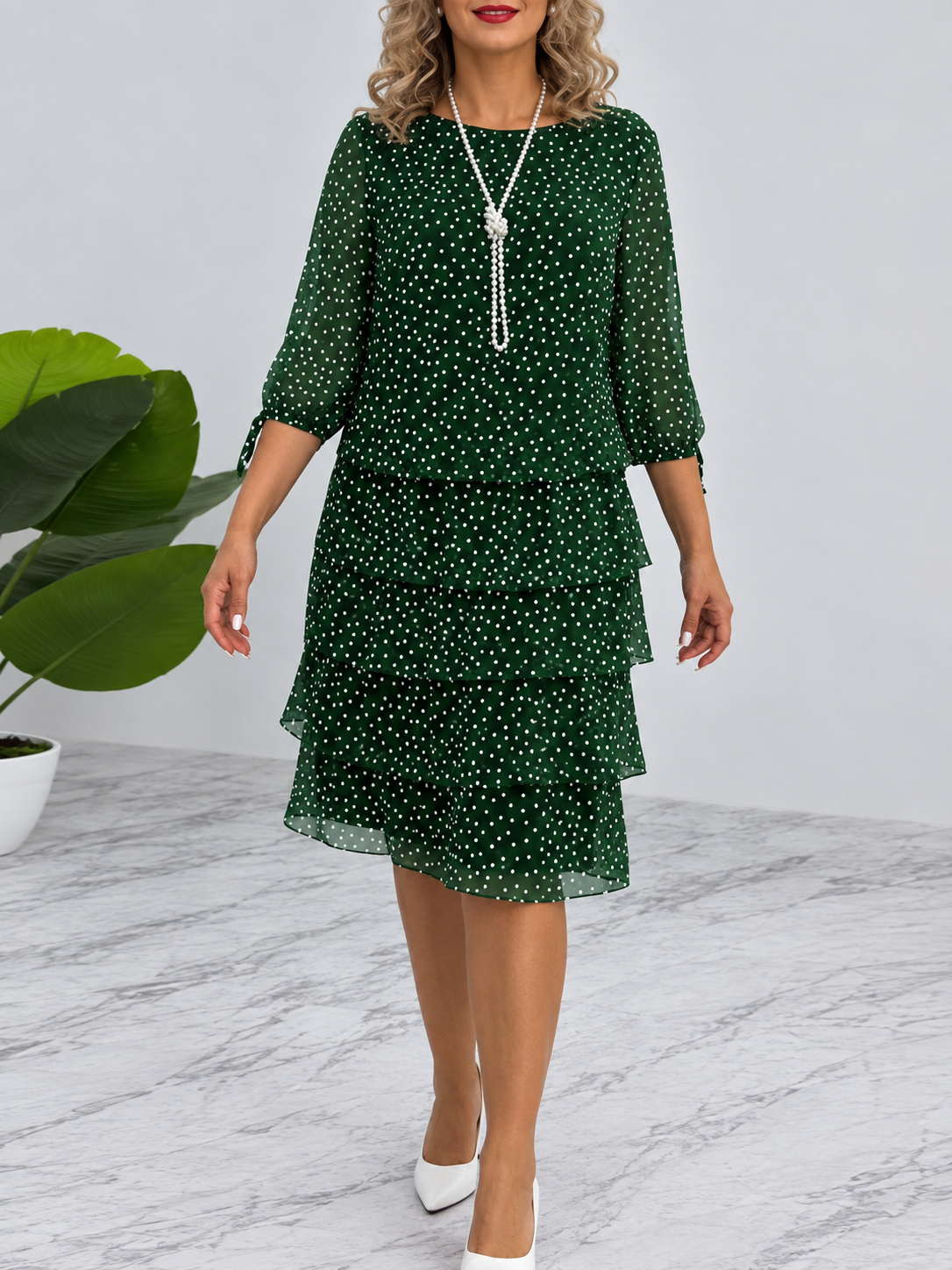 Vestido midi con volantes y lunares